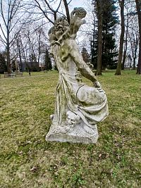 socha v parku II