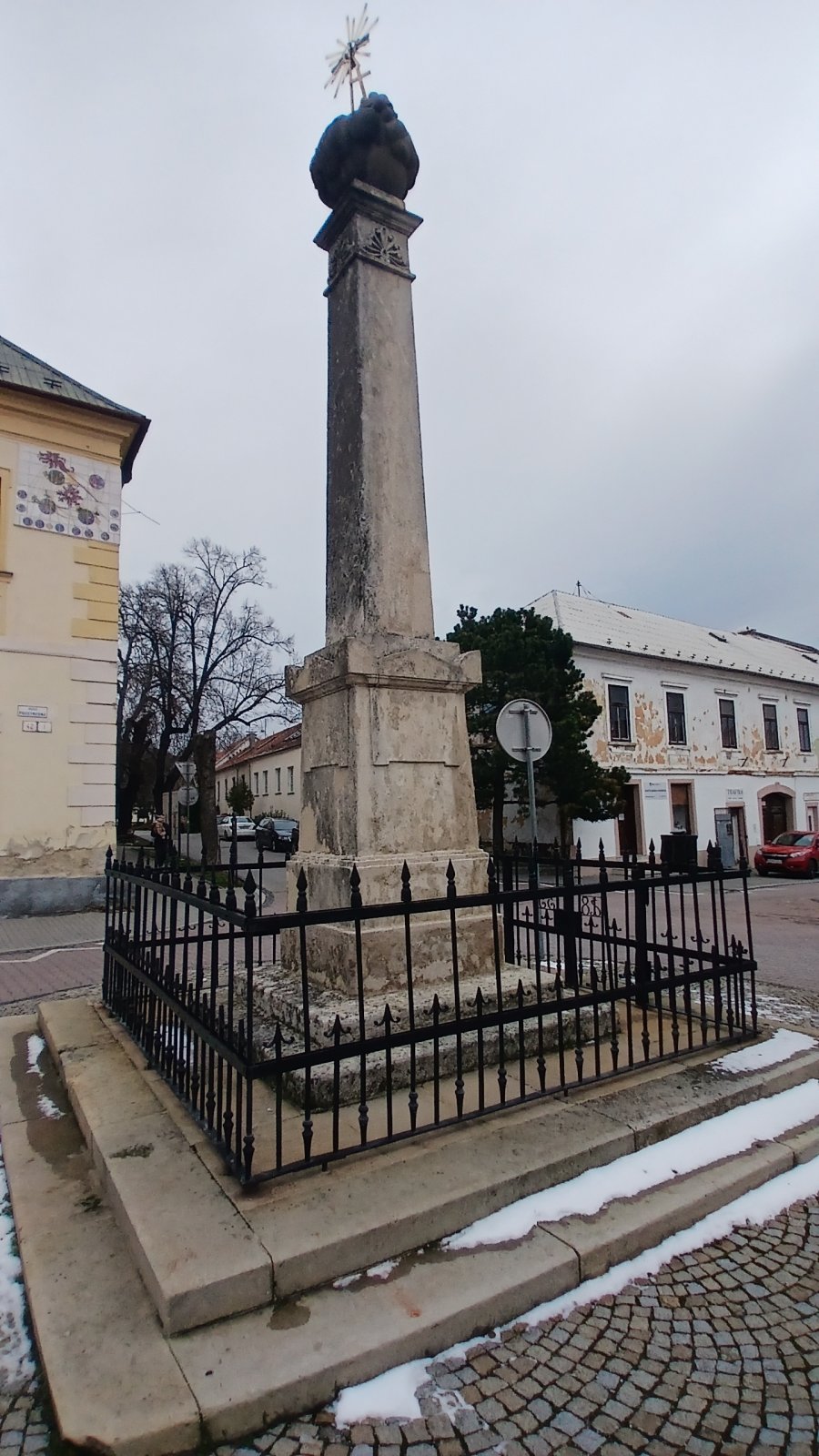 Svätý Jur - Morový stĺp so súsoším svätej Trojice