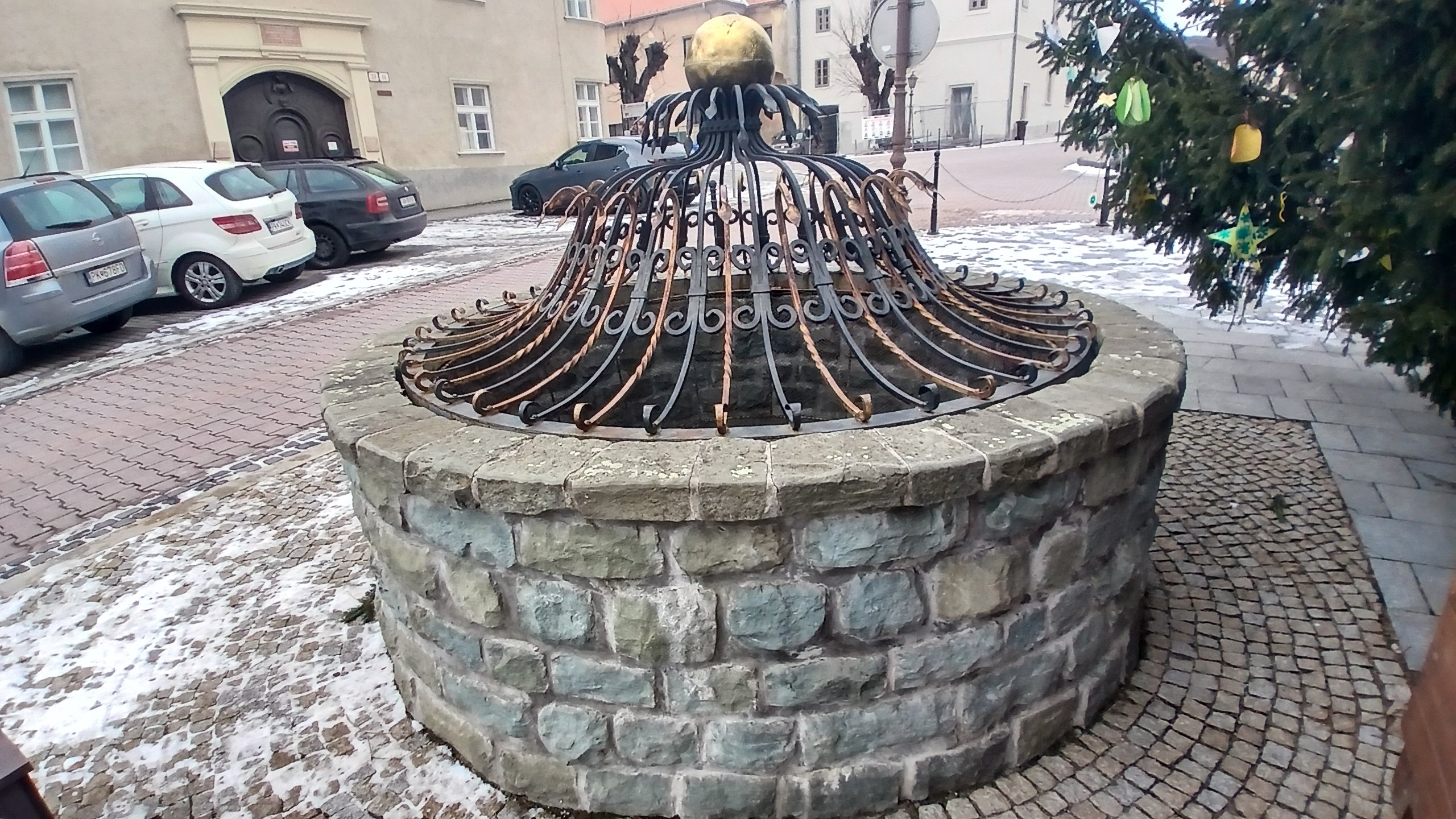 Svätý Jur - Dve studne v centre mesta