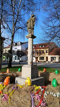 stĺp so sochou sv. Jána Nepomuckého