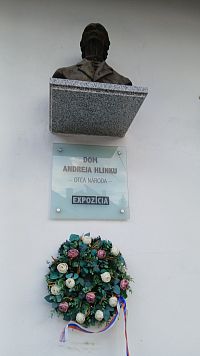 busta, doska "Dom A.Hlinku, otca národa