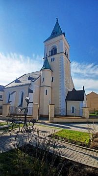 pekný kostol