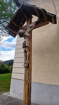kríž s dreveným korpusom Ježiša Krista