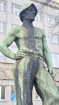 socha horníka od Antonína Ivanského