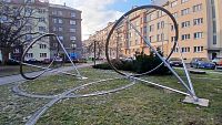 umiestnenie pamätníka v parku