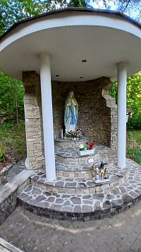 Ľubochňa - Kaplnka so sochou Panny Márie