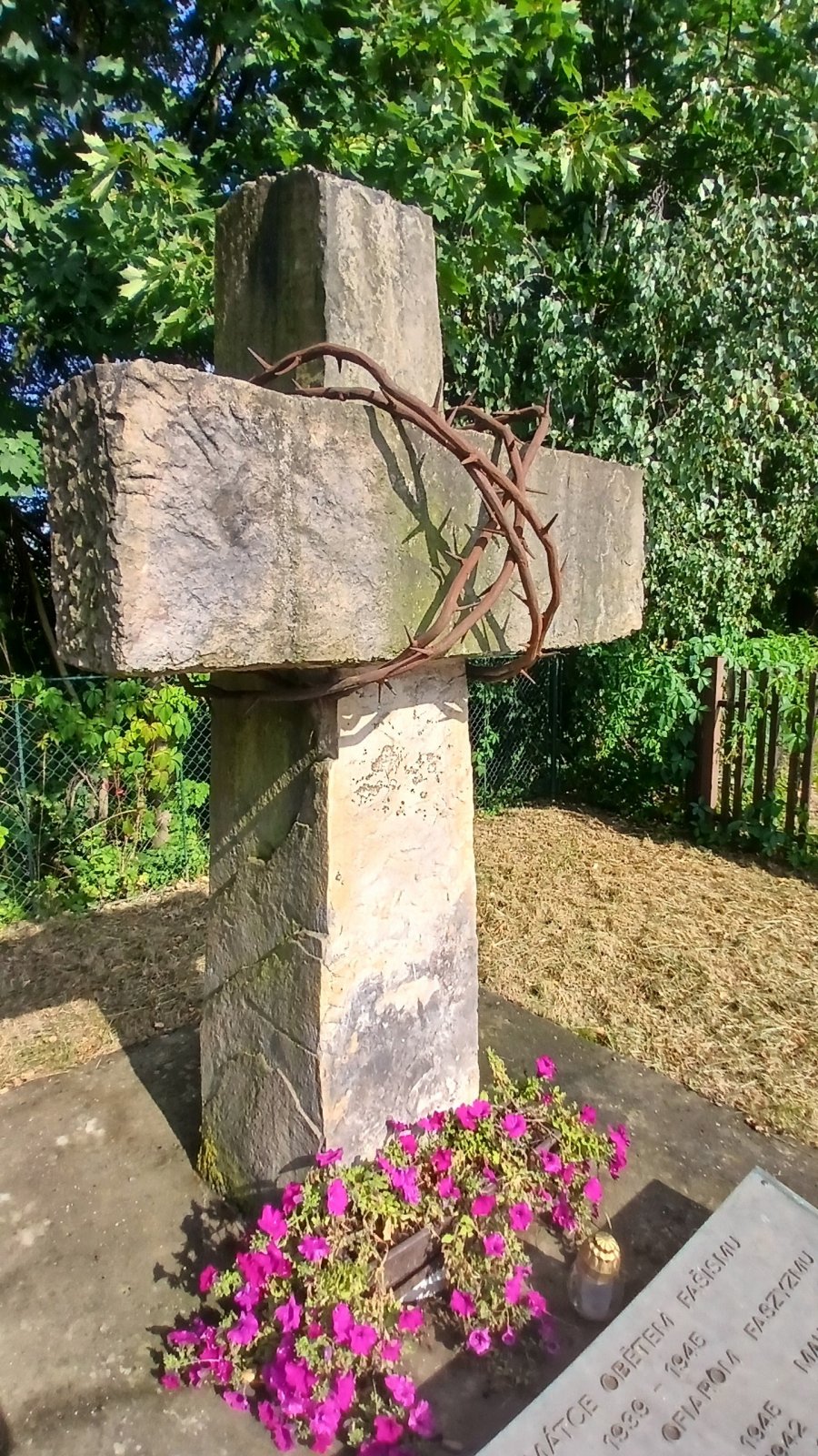 Hrádek - Gródek - Památník obětem 2. světové války