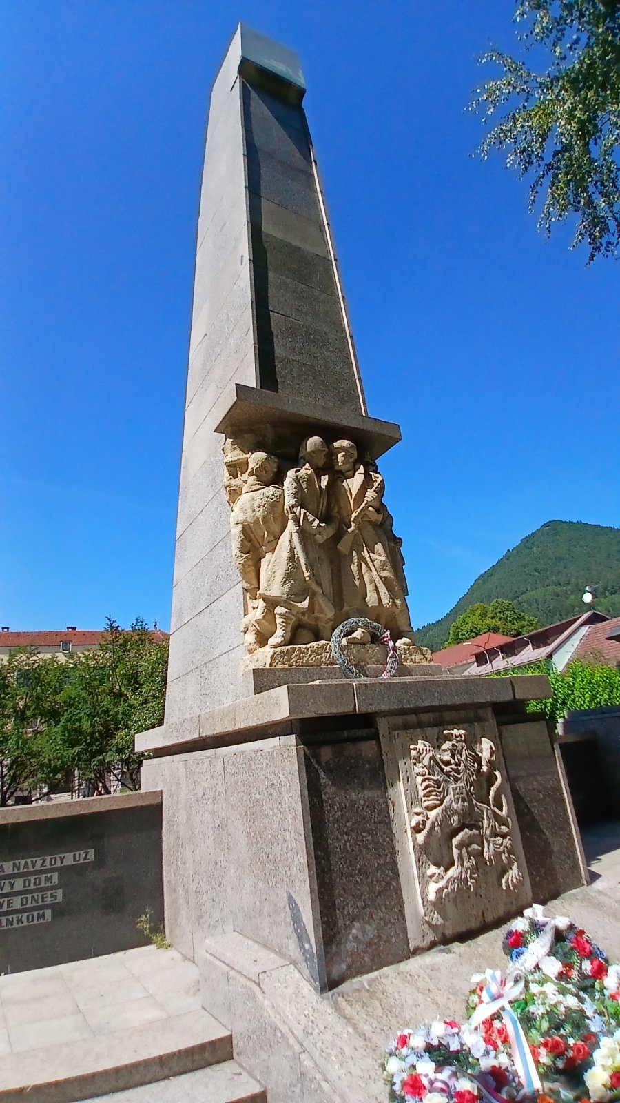 Ružomberok - Pomník padlým v 1. a 2. svetovej vojne