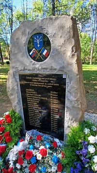 Dubnica nad Váhom - Pamätník francúzkym partizánom