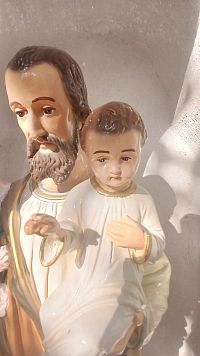 sv. Jozef s Ježiškom - horná časť sochy