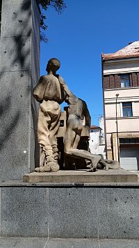 súsošie Poroba na dolnom podstavci