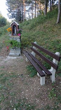 božia muka a lavička