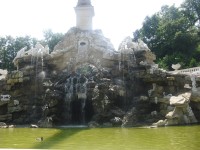 pohľad na centrálnu časť fontány