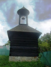zvonička pri kostole