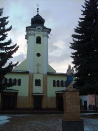 Kostol s barokovou vežou