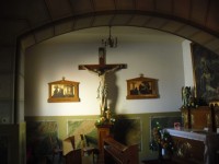 bočná kaplička - dva obrazy Krížovej cesty