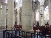 v katedrále