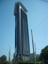 135 metrov vysoká budova