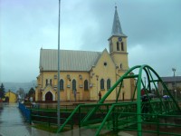 Raková - Námestie Jána Palárika a kostol Narodenia Panny Márie