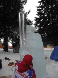 Slovák pri práci na tému Krajina, z ktorej prichádzam