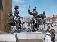Belgicko - Bruggy  námestie ´t Zand s fontánou