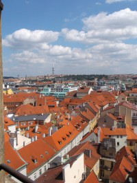 výhľad na najvyšiu stavbu Prahy - telekomunikačnú vežu na Žižkove