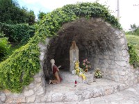 jaskynka za kostolom
