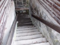 schody dole