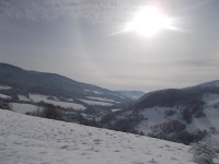 Pohled z Obadova očka k jihu do doliny řeky Rimavy. 