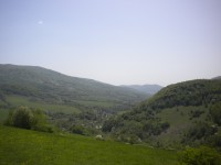 Pohled z Obadova očka k jihu do Rimavské doliny. 