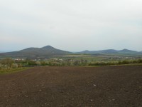 Zleva Lovoš, Ovčín, Jezerka a Sutomský vrch. Pod Jezerkou je ještě schovaný Boreč.