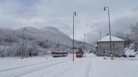 Železniční stanice Tisovec v zimě.