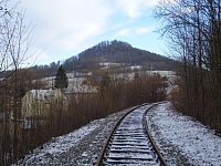 Trať do Kamenického Šenova a Zámecký vrch s hradem Kamenice.