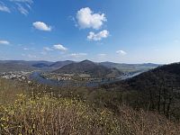 Výhled z vyhlídky v Dubičkách.