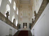 Schodiště uvnitř Pražského hradu.