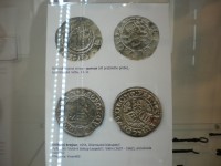 Výstava starých mincí.