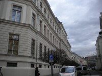 Pohled na muzeum z Vaničkovi ulice.