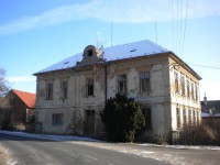 Stará škola v Milešově (foceno dne 4.2.2012).