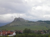 Spišský hrad ze silnice od Levoče.
