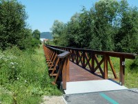 Stará Bystrica - Dlouhý  dřevěný most přes řeku Bystrica. 