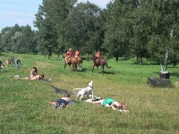 Udržovaná plocha nejen na horním konci stezky láká k odpočinkům nejrůznějších způsobů