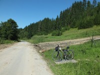 Vychylovka, silnička kousek pod skanzenem