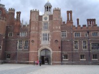 Hampton Court Palace - nádvoří