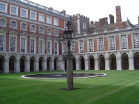 Hampton Court Palace - vnitřní kašna