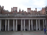 Hampton Court Palace - nádvoří