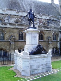 Houses of Parliament - Památník Olivera Cromwella