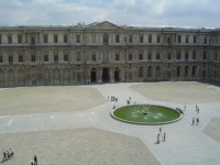 Louvre - nádvoří