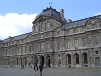 Louvre - nádvoří