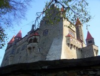 Bouzov-zadní průčelí hradu.jpg