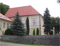 Jesenec-barokní zámek,nyní ÚSP.jpg